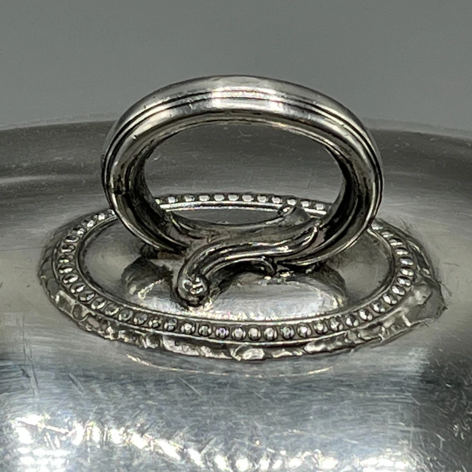 Antigua cubierta de comida victoriana chapada en plata pequeña cúpula de carne ovalada Foto 4 de 4