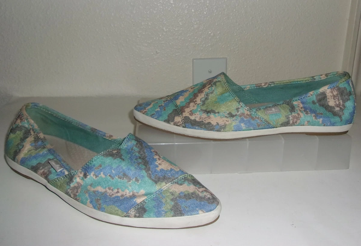 Sanuk pointed cheap toe shoes