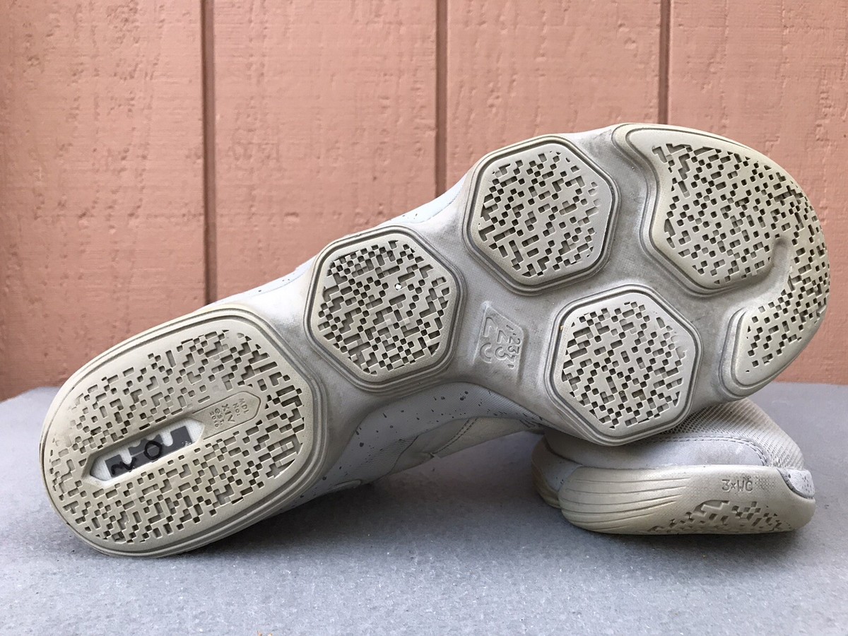 Nike Lebron XIV 14 Men US 11 Silver White‎ Reflective Grey James 852405-007 NIKE LEBRON 14 XIV SILVER-REFLECTIVE SILVER SZ 14 RARE  main image 2