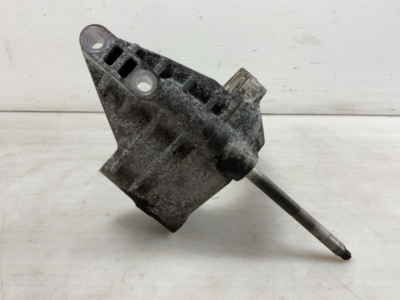 Jeep JT Gladiator 3.0l Diesel Alternator Mounting Bracket 2021 46334369 019563 thumbnail 3