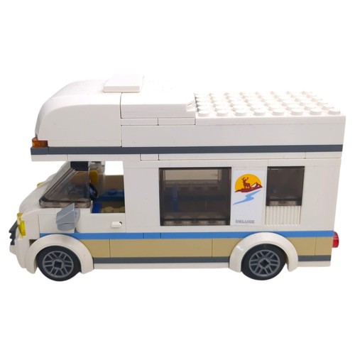 LEGO City 60283: HOLIDAY CAMPER VAN w/ MINIFIGS & ACCESSORIES. Incomplete - Picture 9 of 16