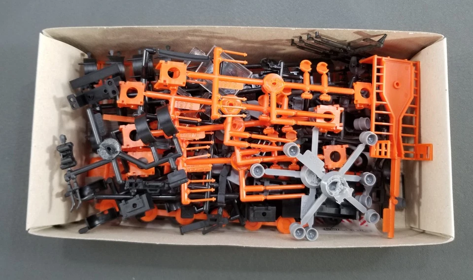 Kibri HO Model Kit 13518 MB NOOTEBOOM 10 AXLE SEMI TRUCK OPEN BOX - Image 4 of 4