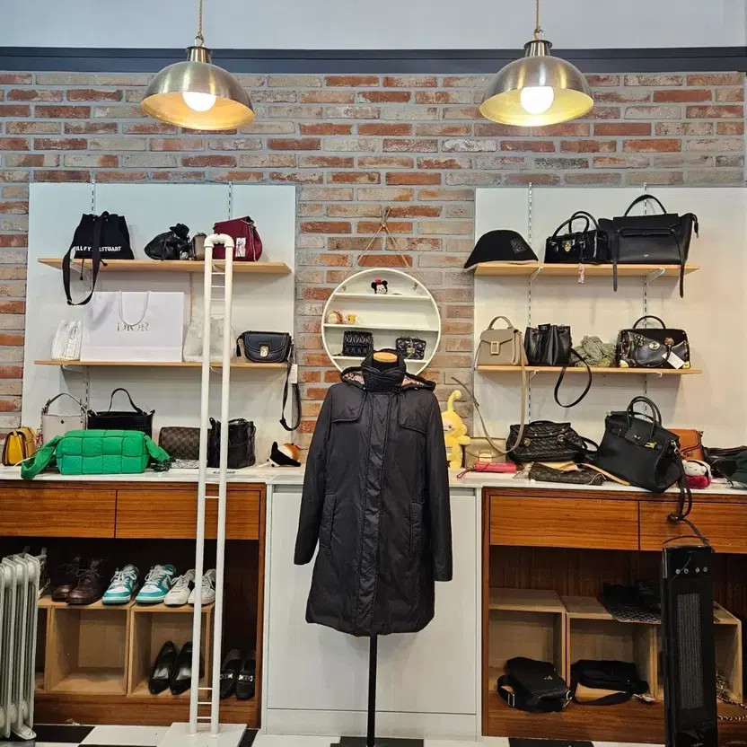 Burberry Black Long Puffer Coat, Size M thumbnail 4