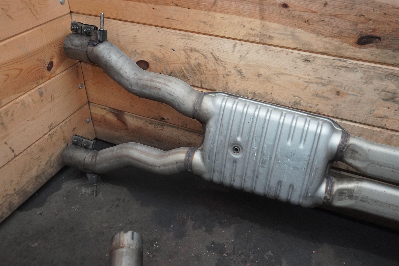 Set 3 Rear Exhaust Muffler OEM 18307591632 Rolls Royce Ghost Series I 2009-2014
