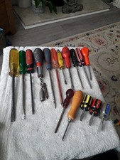 joblot of mixed screwdrivers mainly stanley and other named items. 16in total