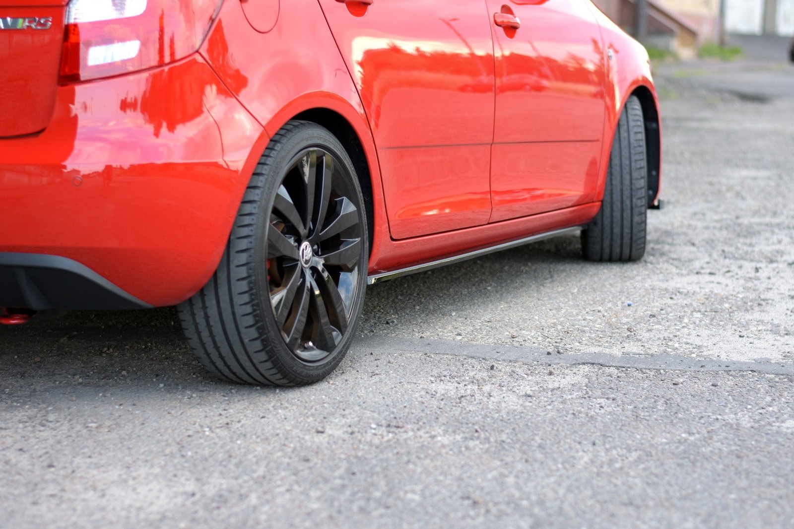 Rajouts bas de caisse Skoda Fabia RS Mk2 Maxton extension tuning noir