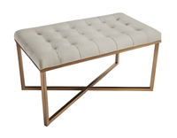 Beiger Holz Hocker Im Eleganten Design