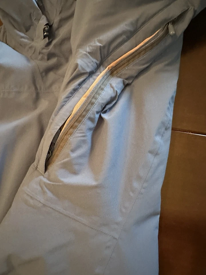 Women's LL Bean Waterproof PrimaLoft Packaway Jacket, Marine Blue.  Large - Image 4 of 4