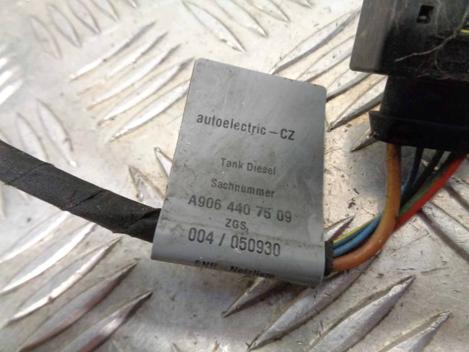 VW Crafter 2007-2011 2.5 TDI Fuel Sender wiring loom harness  