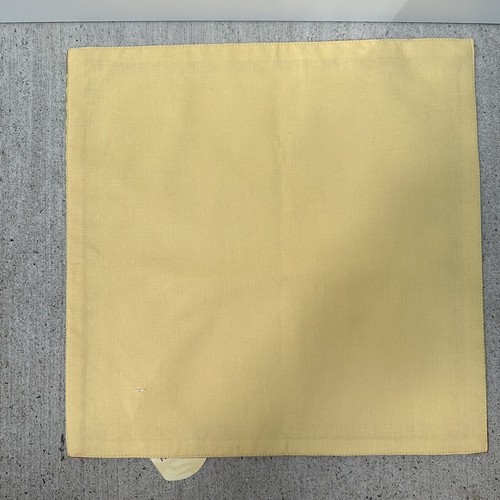 Tommy Bahama Pineapple Jacquard Placemat 14 x 14in Square Yellow Single NEW - Picture 2 of 5
