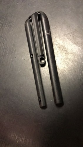 BMW 5er E39 Sitzschiene Verkleidung Boden Kunststoff Abdeckung 8207213 links