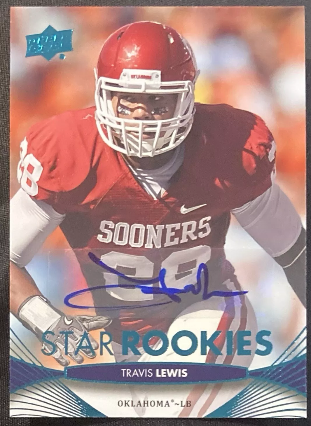 Travis Lewis trading card