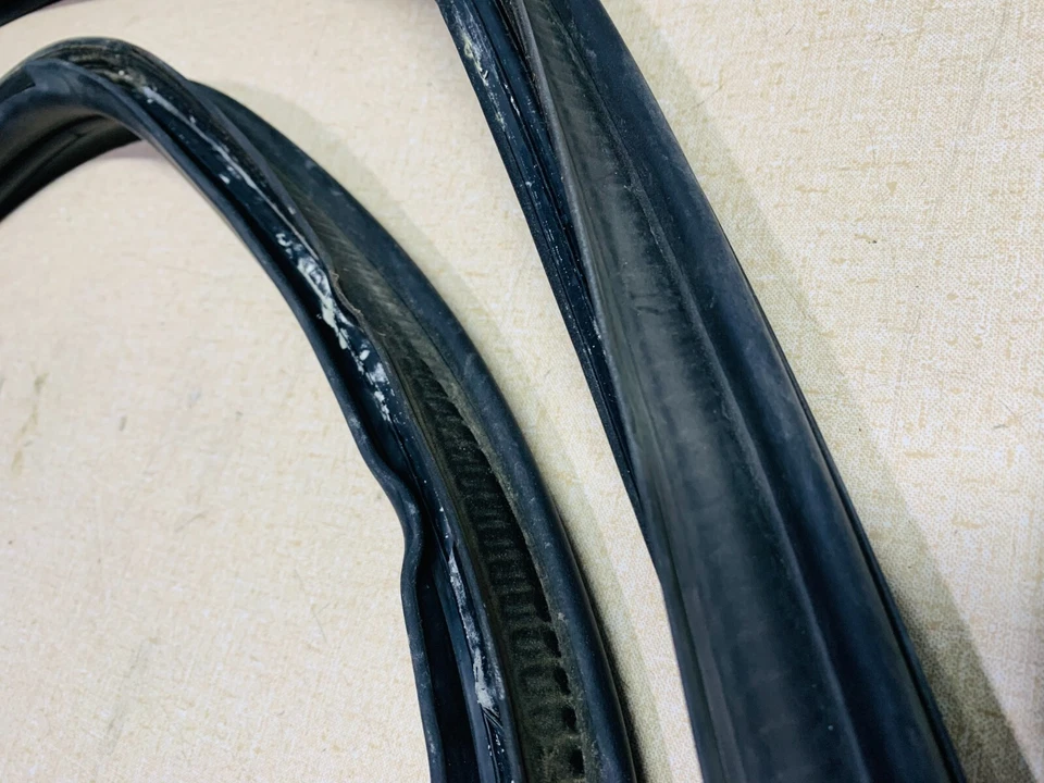 04 05 06 07 08 09 10 11 Saab 9-3 Aero кабриолет багажник резиновое уплотнение погодная полоска - Изображение 4 из 4