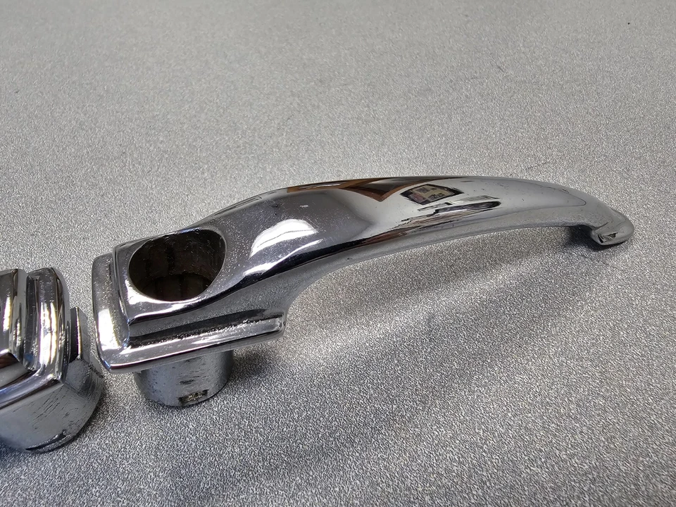 MUY BONITO PAR DE MANIJAS DE PUERTA CROMADAS EXTERIORES ORIGINALES USADAS ORIGINALES PORSCHE 356 356A 1950-57 Foto 4 de 4