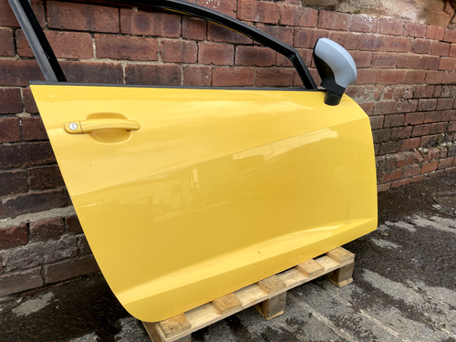 SEAT IBIZA FR 6J MK4 3DR DRIVERS FRONT DOOR IN YELLOW WITH MIRROR 2008 - 2017 - Picture 4 of 8