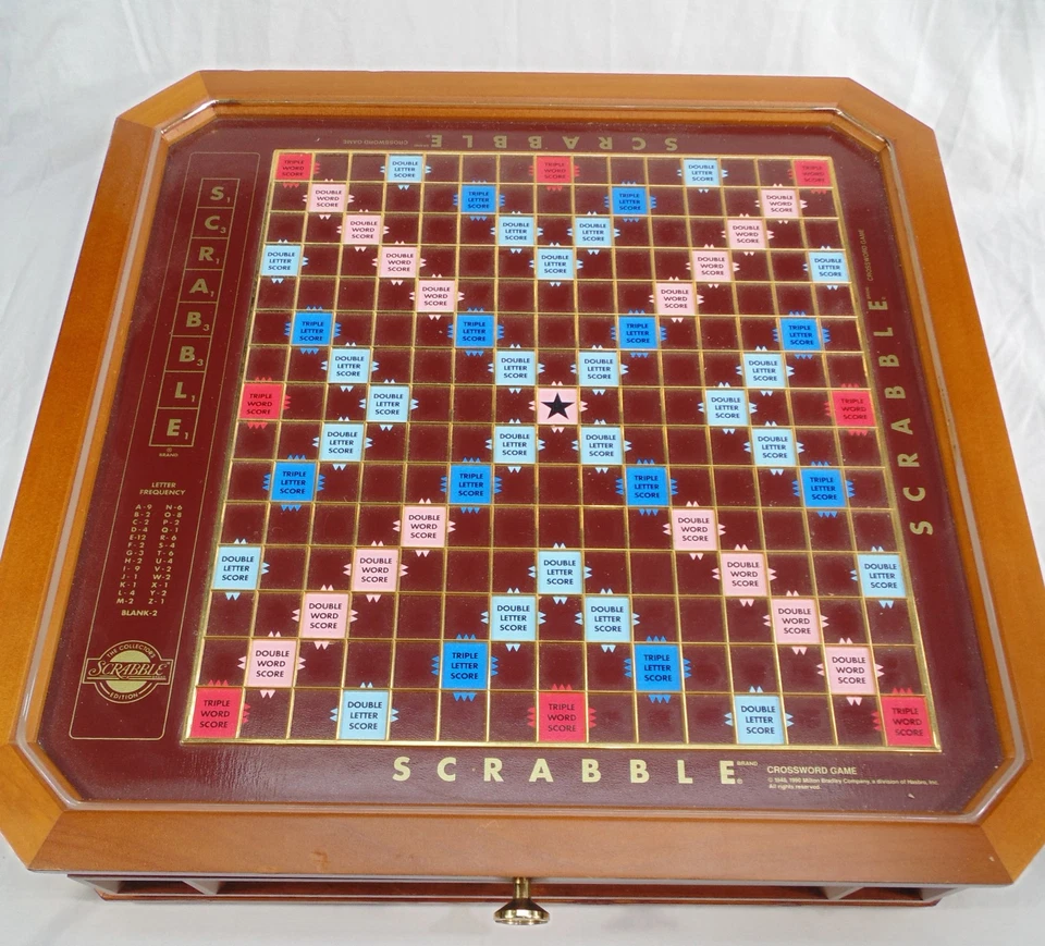 VTG Franklin Mint Scrabble Collector's Edition Swivel Board Game w/Gold Tiles - Image 3 of 4