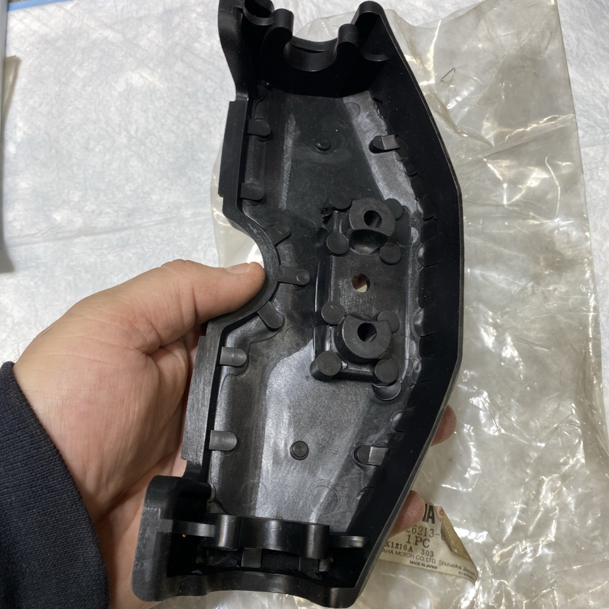 その他 Made in USA NOS Yamaha OEM New XJ750 Seca Upper Triple Cover 5G2-26213-00-00