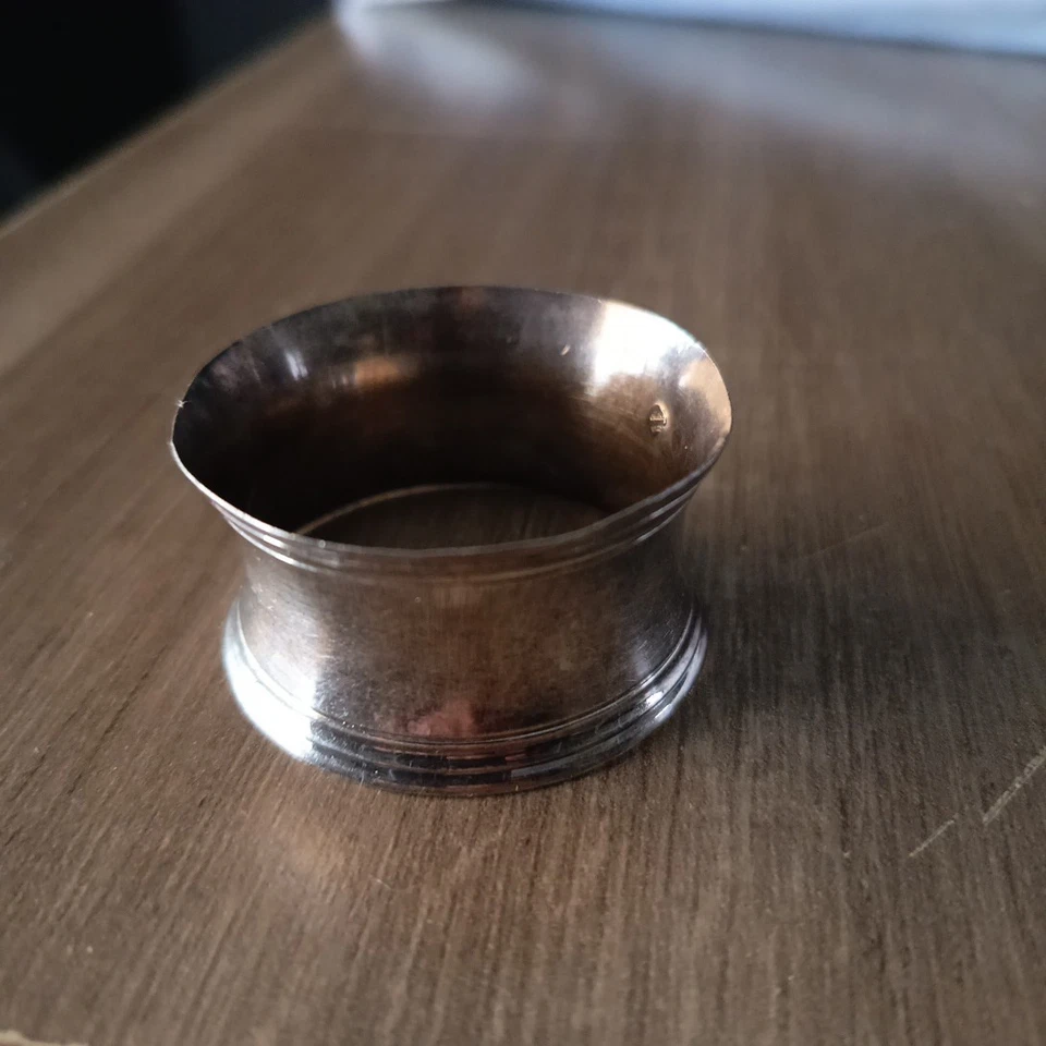 Ancien rond de serviette en argent massif minerve Cardeilhac - Photo 2/4