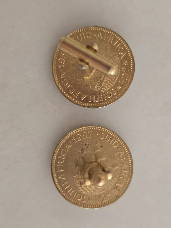English Queen Elizabeth Regina Cufflinks South Africa 1957 (Missing One Stone) - Image 2 of 2