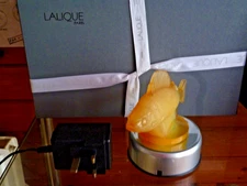 DISPLAY STAND electric glass mirror top for a LALIQUE AUTOMOTIVE HOOD ORNAMENT 