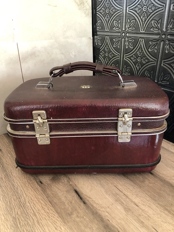 Vintage Airway Burgundy Cosmetic Train Case With Mirror No Key ~15x10x8 - Image 4 of 4
