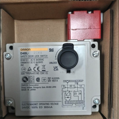 OMRON D4BL-2CRA Guard Lock Safety-door Switch NEW OMRON D4BL-2CRA Guard Lock Safety-door Switch NEW