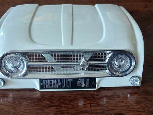 Capô de Renault 4L Escala 1:8 em Metal 15cm-15cm-320grs. - Picture 5 of 22