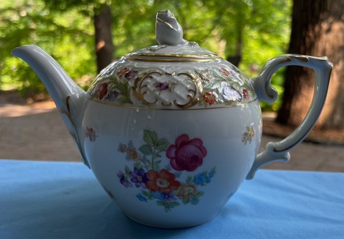 Schumann Bavaria Empress Dresden Flowers Tea Set: Tea Pot, Creamer, Sugar w Lid - Picture 12 of 20
