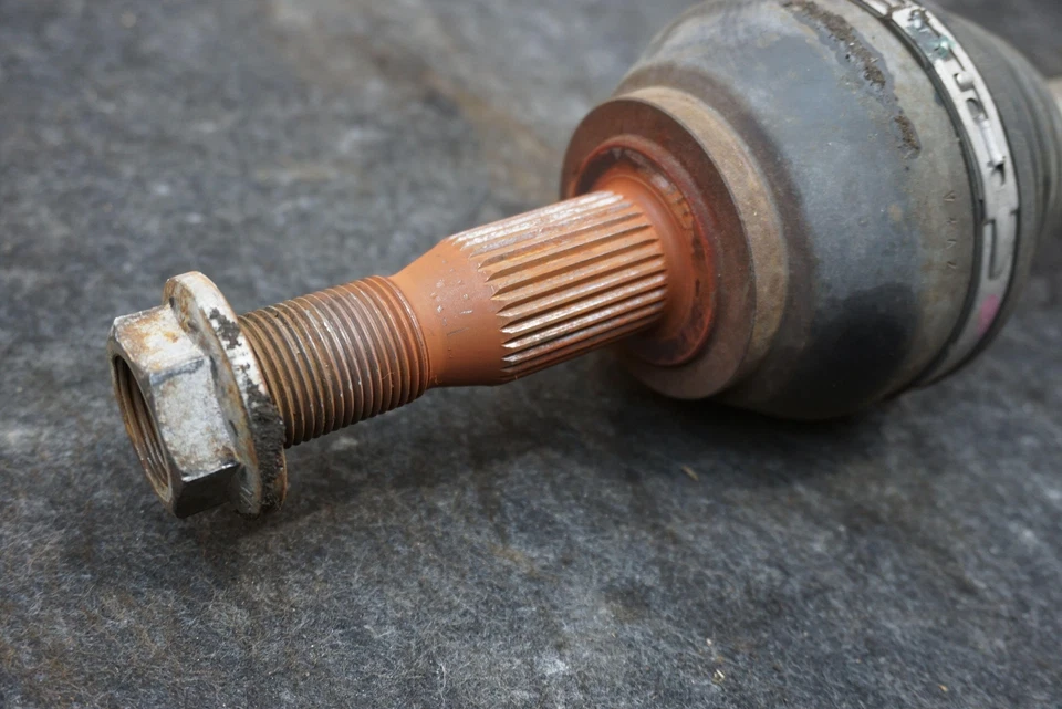 Eje trasero izquierdo o derecho CV 25941372 OEM Chevrolet Corvette C6 2006-08 Foto 2 de 4