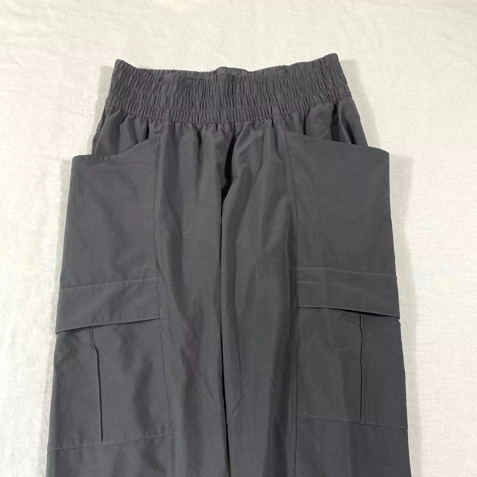 prana capri cropped pull-on cargo athleisure pants
