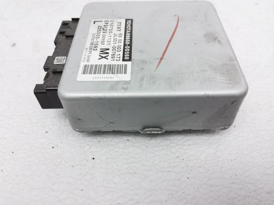 Toyota Yaris 2015 dirección asistida eléctrica control electrónico 89650-0D560 sin Sport Su Foto 4 de 4