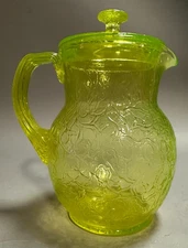 #895 Vtg Uranium Custard Souvenir Crackle & Ribbed Glass Drink Pitcher EX+ GLOWS