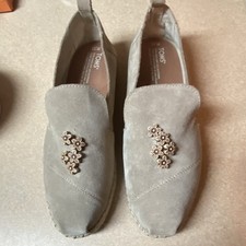 TOMS Beige Suede Floral Espadrille Flats Slip-On Women's Size 11