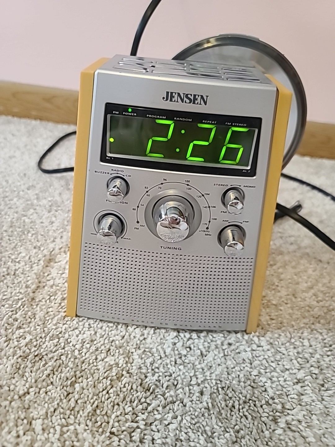 Jensen JCR-560 Dual Alarm Clock Stereo CD Player AM/FM Radio Works