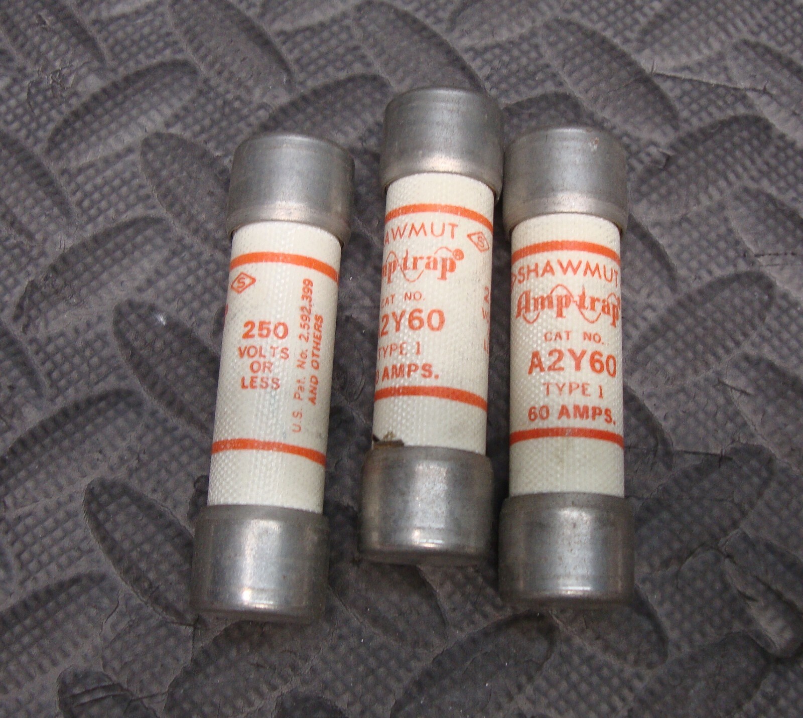 3 Lot NEW Gould Shawmut A2Y60 Fuse 60 Amp 250 Volt AC Type 1 Amp-Trap