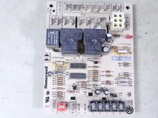 Honeywell ST9120C4016 Furnace Control Circuit Board HQ1009836HW