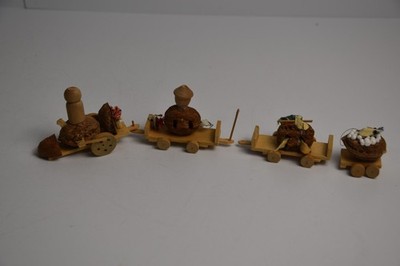 Vintage The Squirrel Express Handmade Walnut Wood Novelty Train Set Enesco