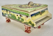 Grand Piano cigarette box & 4 nested ashtrays hand painted ceramic Japan