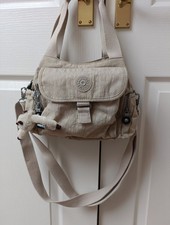 Kipling Fairfax Small In Light Beige