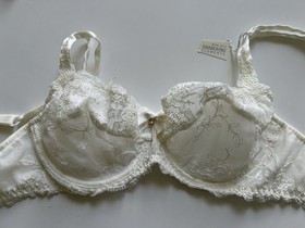 Lise Charmel, Ultra Feminin, Q: ACC3042D, Lacy balcony bra, 34D, Ivory