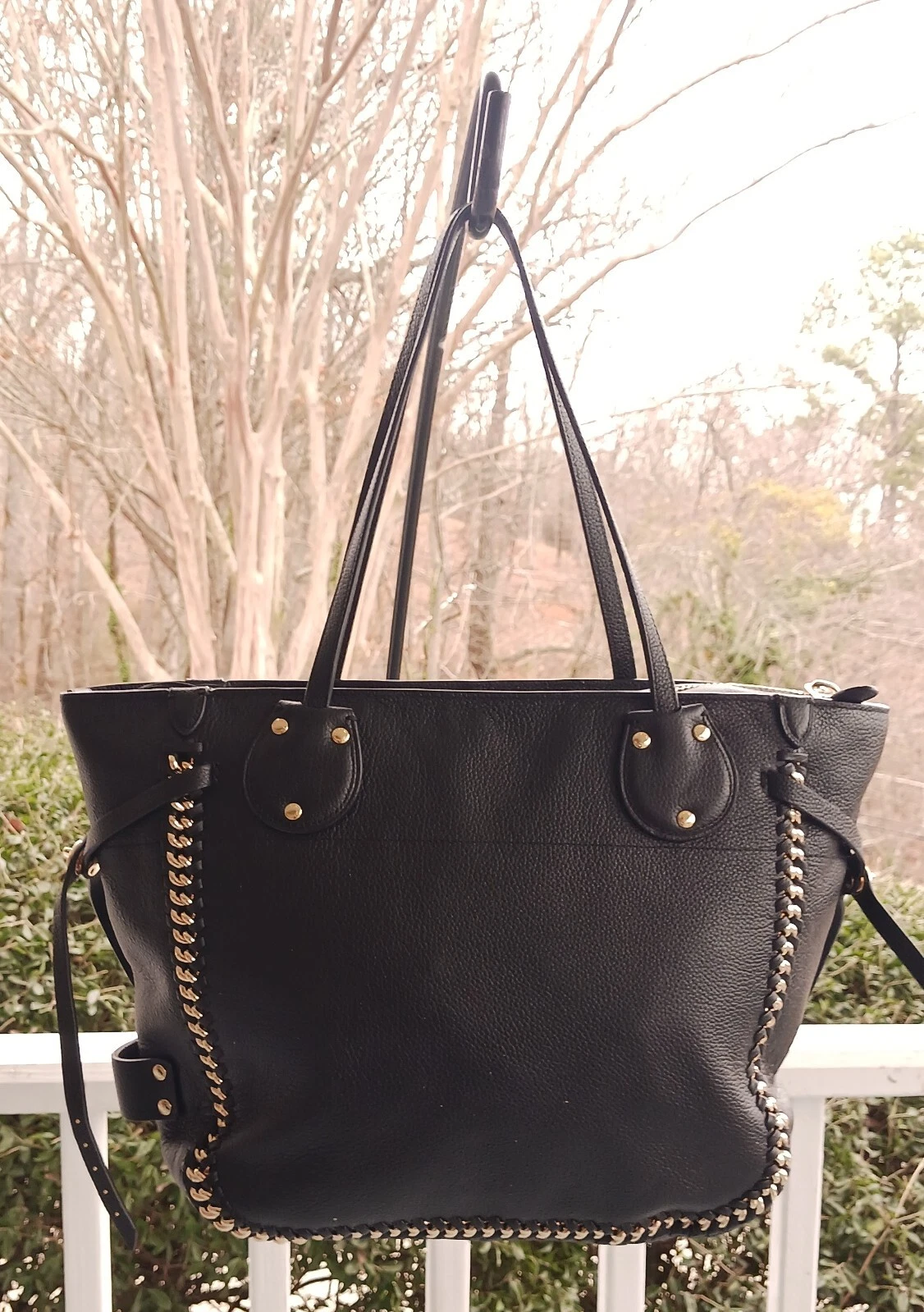 Borsa Coach F34398 Tatum in pelle nera con zip e dettaglio catena cordino