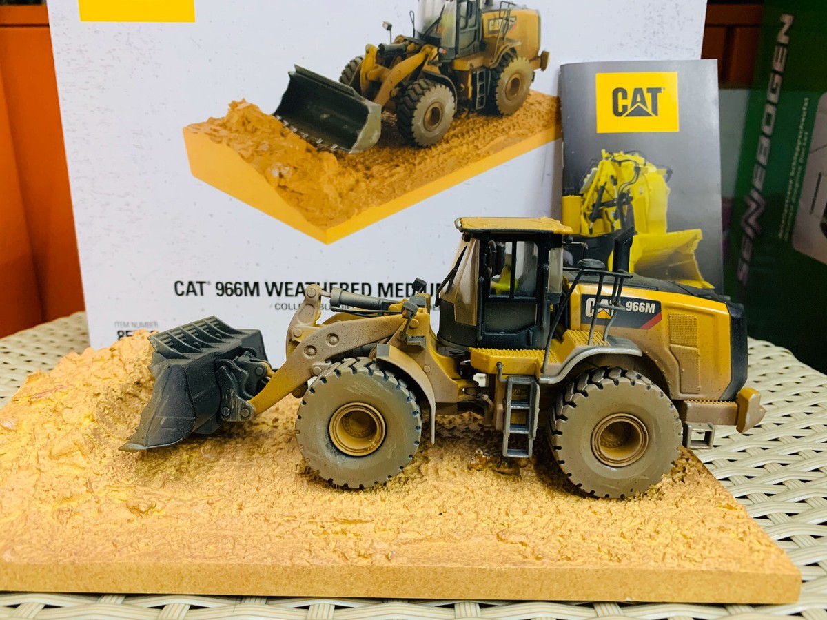 ＣＡＴ　キャタピラー　９６６M　ホイールローダー　１／５０スケール Caterpillar Cat 966M Weathered Medium Wheel Loader 1/50 By