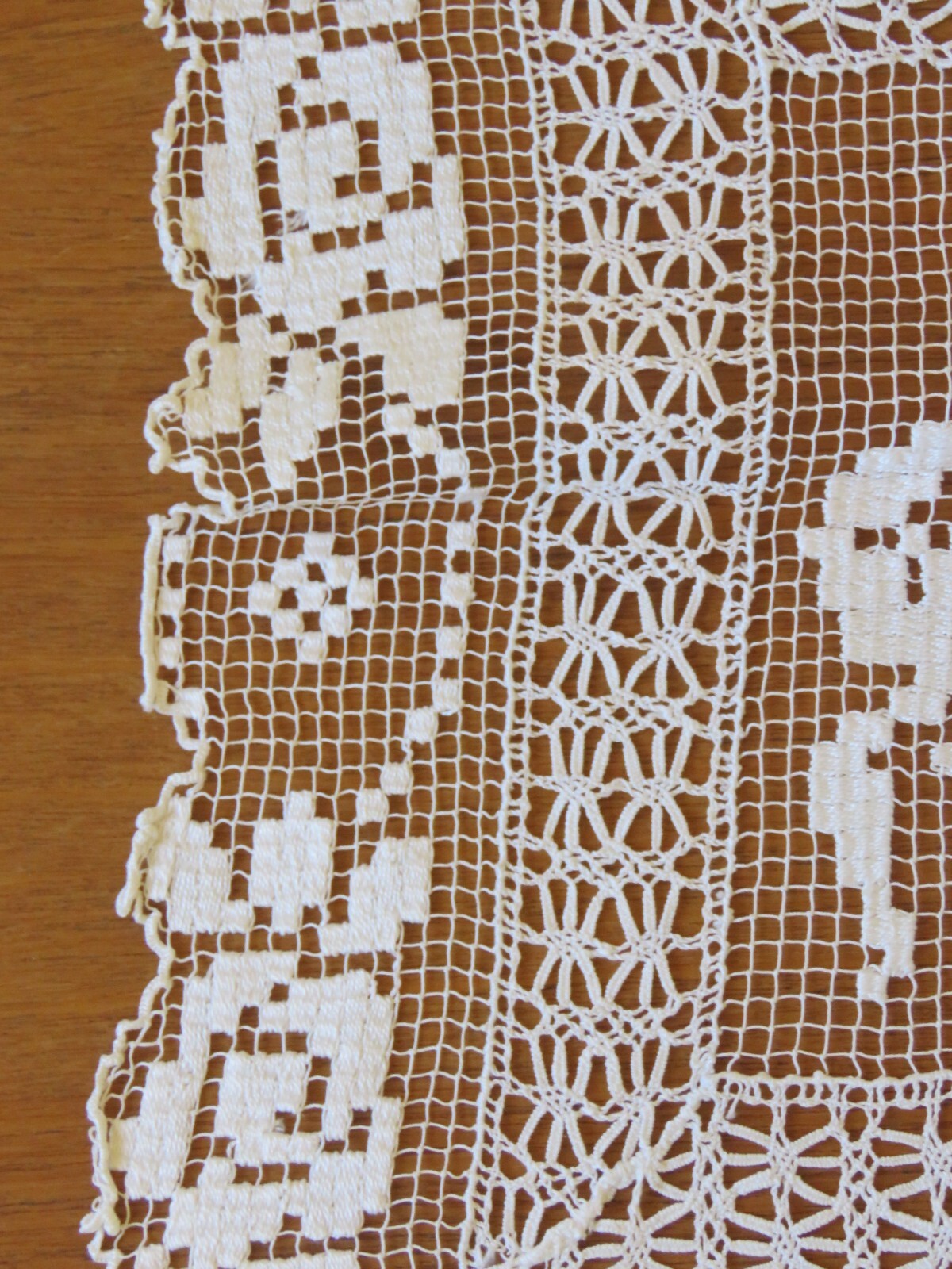 Antique Table Cover Tablecloth Linen Square Filet Lace Net Hand