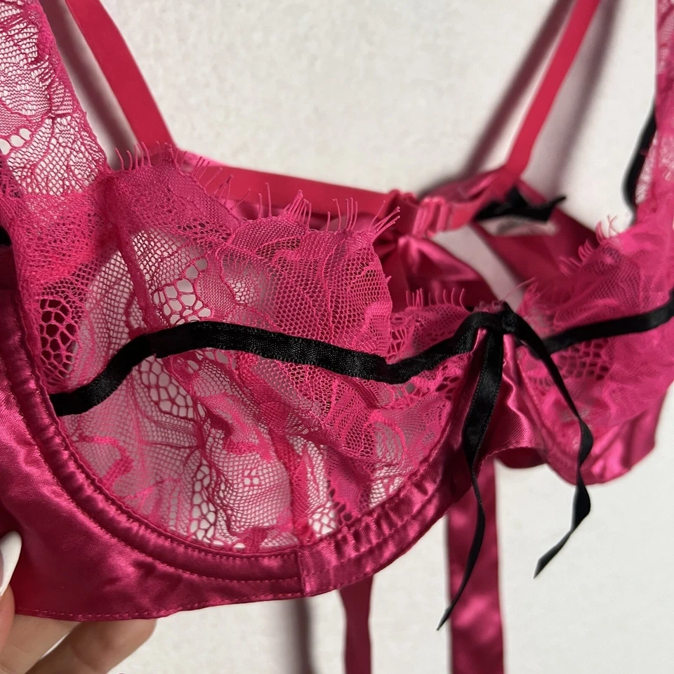 Sujetador Frederick’s of Hollywood Rosa Transparente Con Aros Lazo Satinado Lencería Pequeña Foto 2 de 4