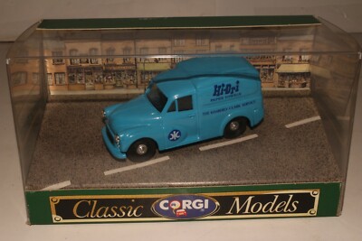 Corgi Classic Models, #D957 Morris 1000 Van, Hi-Dri Paper Towels