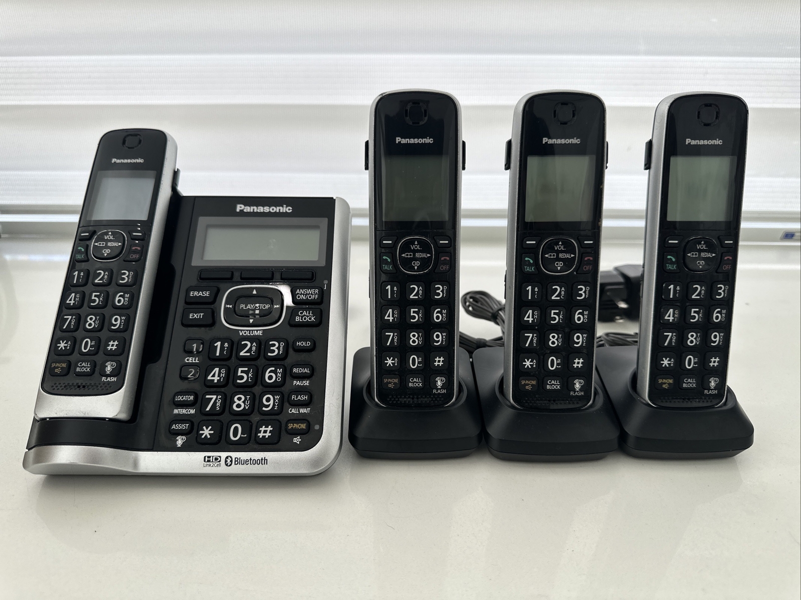 Panasonic KXTG885 SK Bluetooth 4 Handset Cordless Phone Siri Google