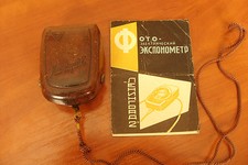 Soviet Vintage Russian EXPOSURE METER- Leningrad 2 -1950s Passport Original Case