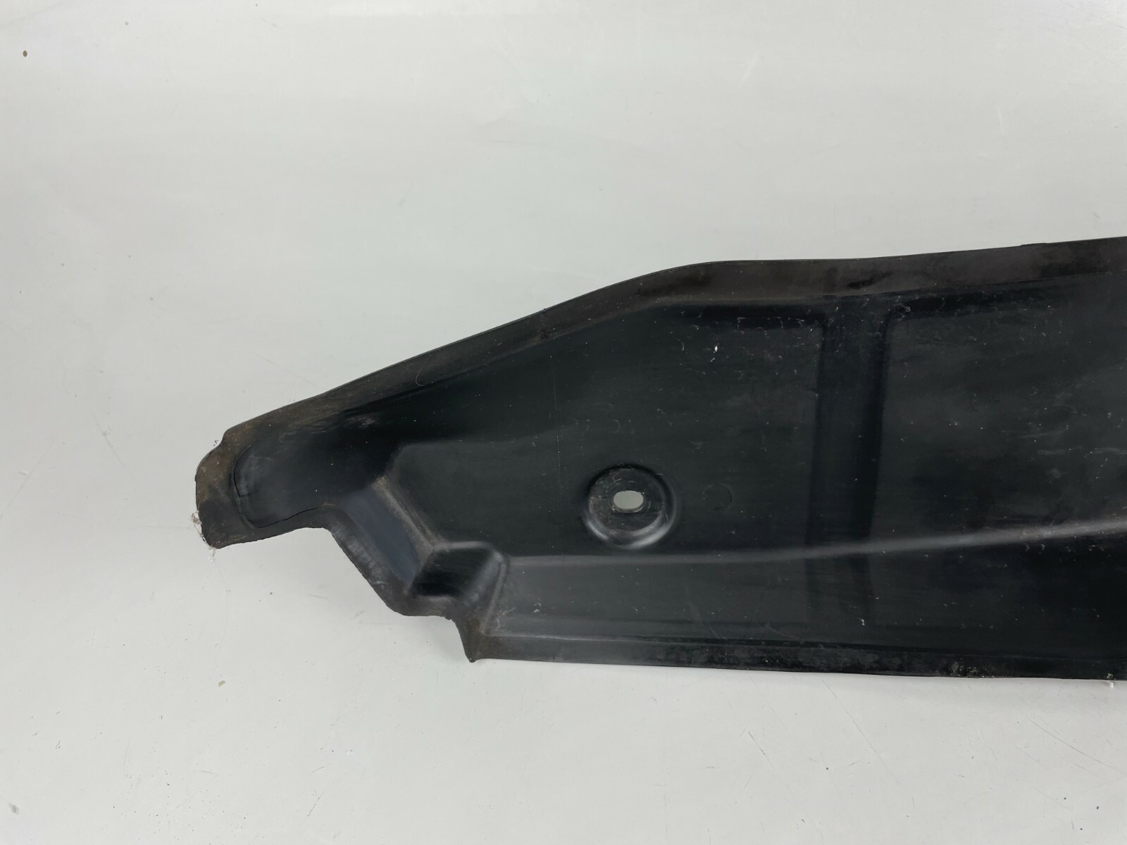 Mercedes Benz C Class W205 Front Left Side Fender Rubber Seal Trim 