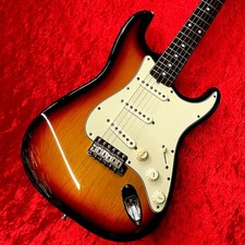 Fender Made in 1992 1960 Stratocaster 3 toni Sunburst 3,54 kg V064134