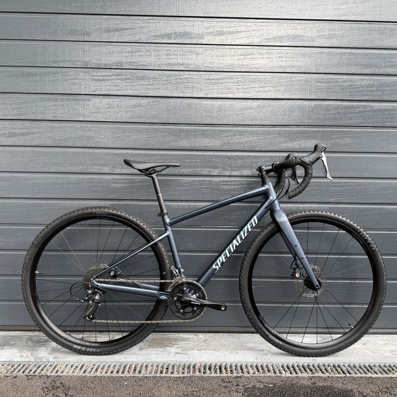 Specialized Diverge Gravel Bike Size 52 Mint Condition